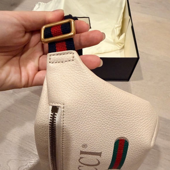 Gucci Cream Belt Bag with Red and Green Accents - Picture 5 of 10